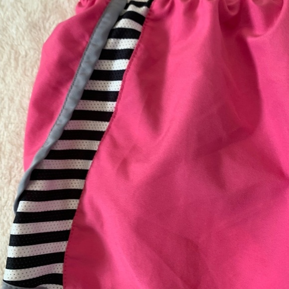 Nike Dri Fit Short Pants Size Small - Picture 15 of 15